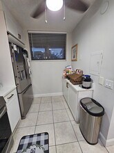 114 Lake Emerald Dr in Oakland Park, FL - Building Photo - Building Photo