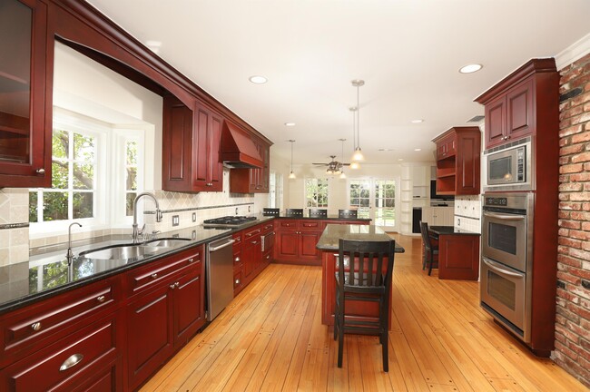 605 Brightside Ln in Pasadena, CA - Building Photo - Building Photo