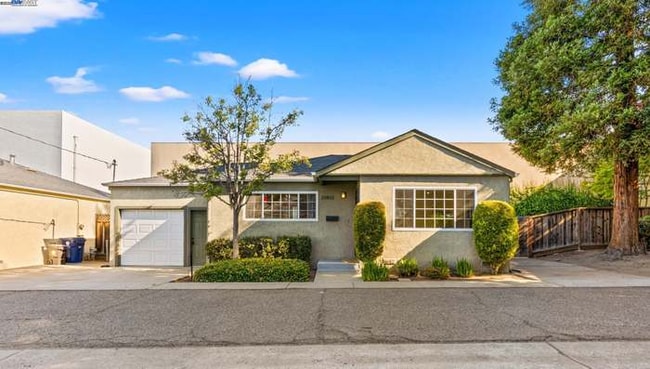 20852 Baker Rd in Castro Valley, CA - Foto de edificio - Building Photo