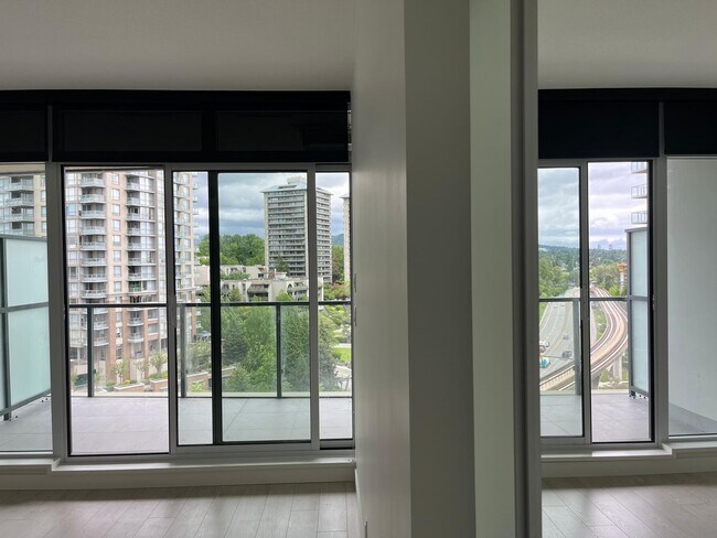 4880 Lougheed Hwy in Burnaby, BC - Building Photo - Building Photo