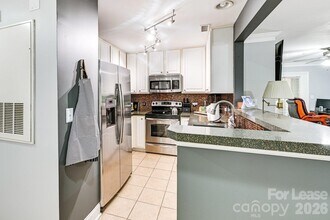 1162 W 1st St in Charlotte, NC - Building Photo - Building Photo