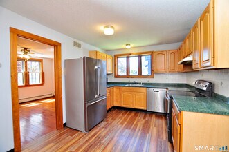 90 Niles Rd in Windsor, CT - Building Photo - Building Photo