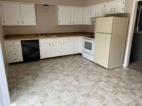 10322 W Merton St in Wichita, KS - Building Photo - Building Photo