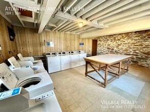 692 Atlantic Ave in Red Lion, PA - Building Photo - Building Photo