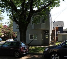 2200 W 7th Ave in Vancouver, BC - Building Photo