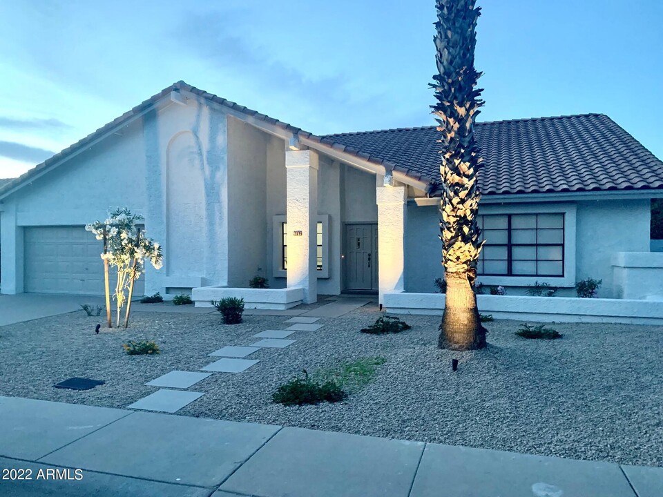 9752 E Wood Dr in Scottsdale, AZ - Foto de edificio