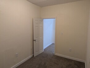 24 Harvey St in St Johnsbury, VT - Foto de edificio - Building Photo