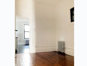 604 Manhattan Ave in Brooklyn, NY - Building Photo - Building Photo