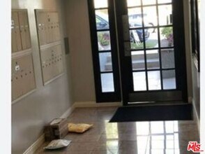 1515 S Beverly Dr in Los Angeles, CA - Building Photo - Building Photo