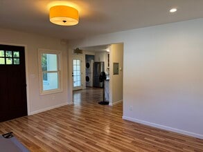 15 Treanor Street in San Rafael, CA - Building Photo - Building Photo