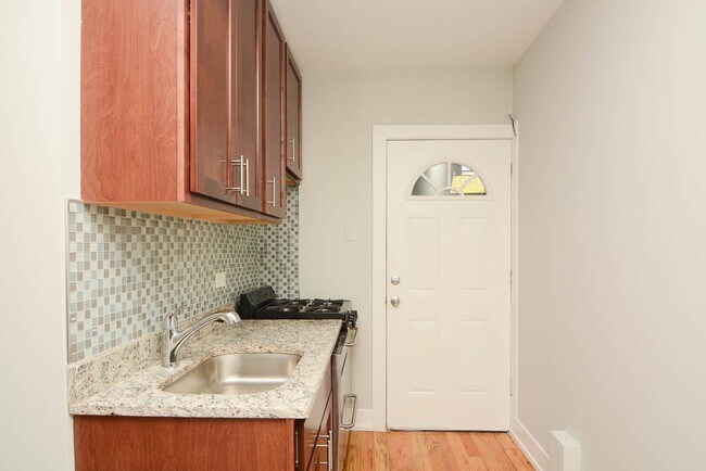 2913 N Mildred Ave in Chicago, IL - Building Photo - Building Photo