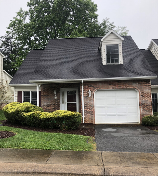 14 Cherokee Ridge Ct, Unit 14 in Johnson City, TN - Building Photo