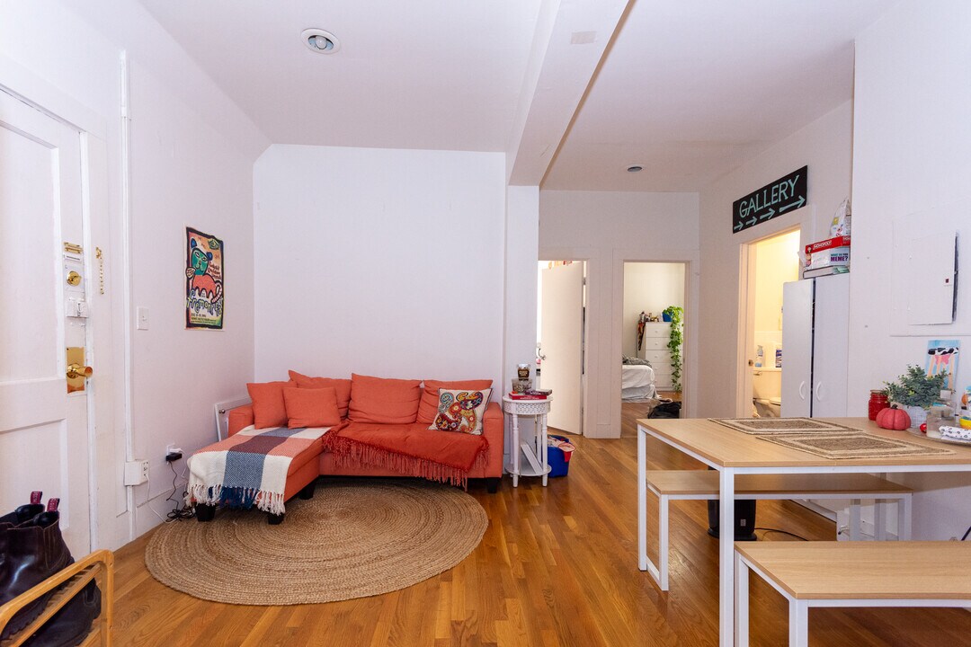 56 Brighton Ave, Unit 3R in Boston, MA - Building Photo