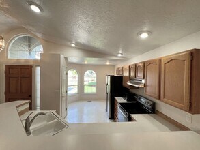 4892 N Edenburgh Way in Boise, ID - Building Photo - Building Photo