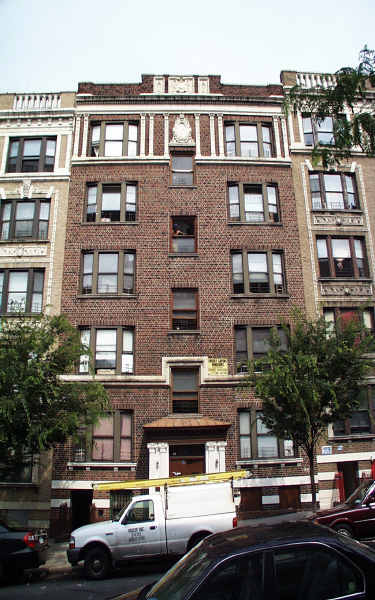 1921 Andrews Ave in Bronx, NY - Building Photo