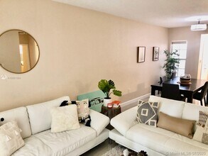 2532 Centergate Dr-Unit -102 in Miramar, FL - Building Photo - Building Photo