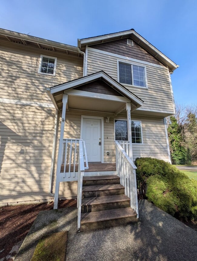 1330 Sidney Ave in Port Orchard, WA - Building Photo - Building Photo