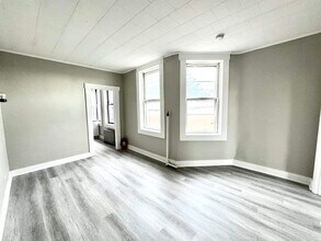 185 Beacon Ave in Jersey City, NJ - Building Photo - Building Photo