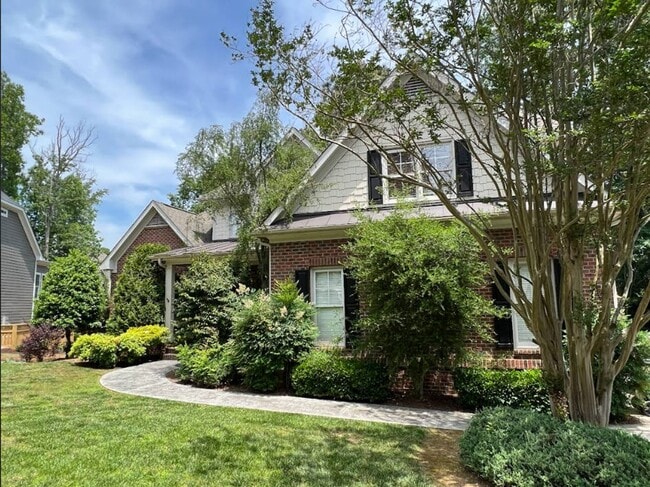 273 Brown Bear in Chapel Hill, NC - Building Photo - Building Photo