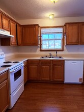 1630 S Burks Ave in Springfield, MO - Foto de edificio - Building Photo