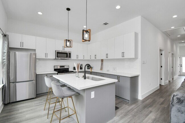 4909 Higgins St in Houston, TX - Building Photo - Building Photo