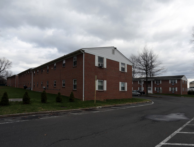 Sycamore Gardens in Willow Grove, PA - Building Photo - Building Photo