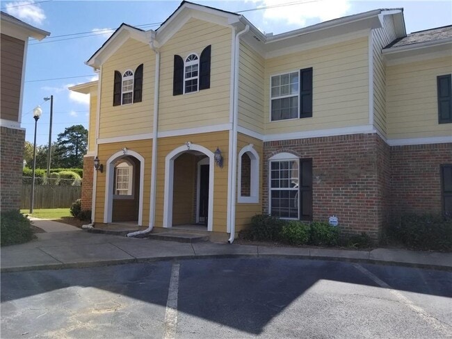 property at 622 Summer Pl NW