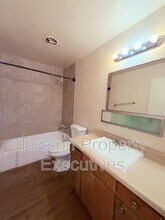 8914 S Nogales Hwy in Tucson, AZ - Building Photo - Building Photo