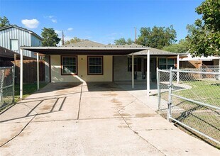 3515 Castledale Dr in Houston, TX - Building Photo - Building Photo