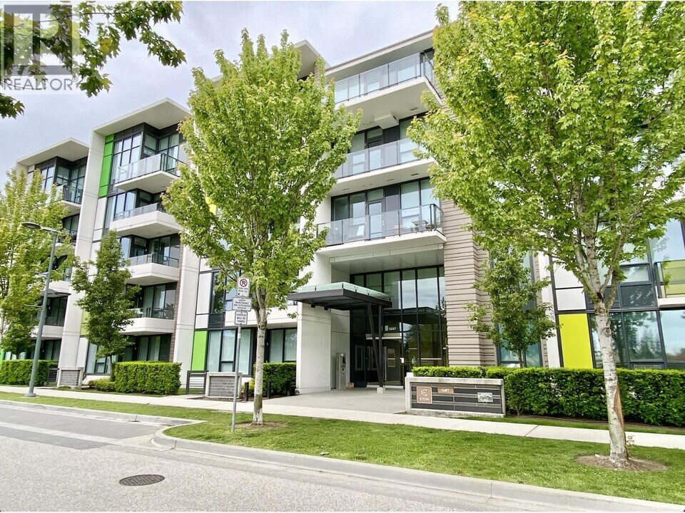 5687 Gray Ave in Vancouver, BC - Building Photo