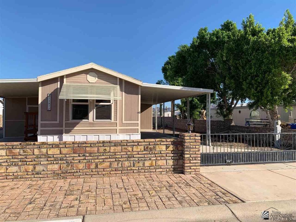 13872 E 47th St in Yuma, AZ - Foto de edificio