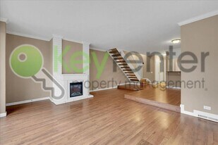 2254 Woodside Ln in Sacramento, CA - Building Photo