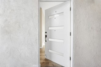 1002 E 33rd St, Unit 2123 in Los Angeles, CA - Building Photo - Building Photo