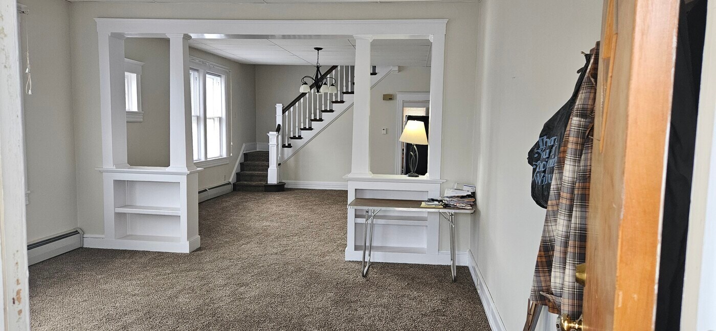 26 Woodbury St in Hanover Township, PA - Building Photo