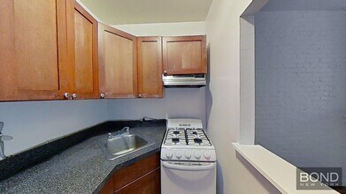 247 W 26th St in New York, NY - Building Photo - Building Photo