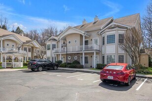 45 Autumn Dr in Plainview, NY - Building Photo