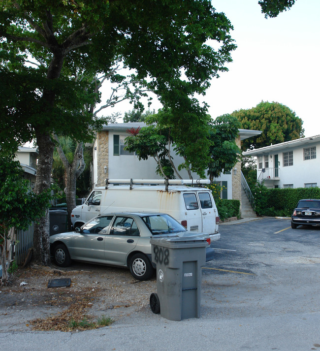 808 SE 13th St in Fort Lauderdale, FL - Building Photo - Building Photo