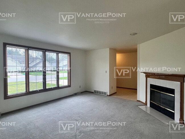 1025 Melody Dr in Green Bay, WI - Building Photo - Building Photo