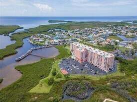 4516 Seagull Dr, Unit 916 in New Port Richey, FL - Building Photo