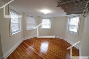 7 Mt Hood Rd in Boston, MA - Building Photo