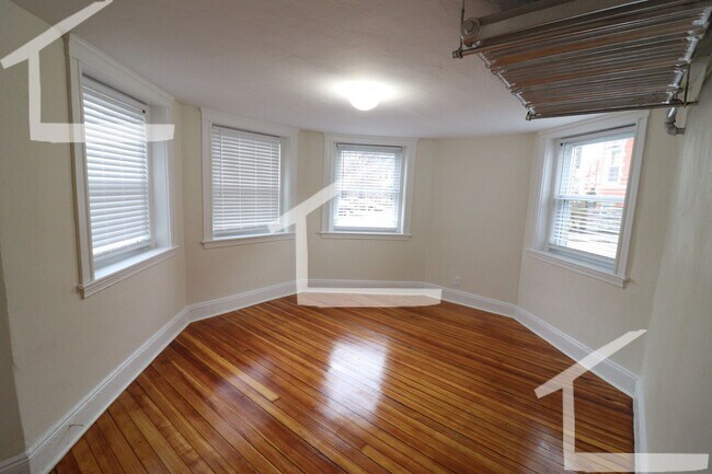 property at 7 Mt Hood Rd