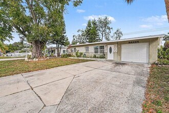 4727 Eldorado Dr in Tampa, FL - Building Photo - Building Photo