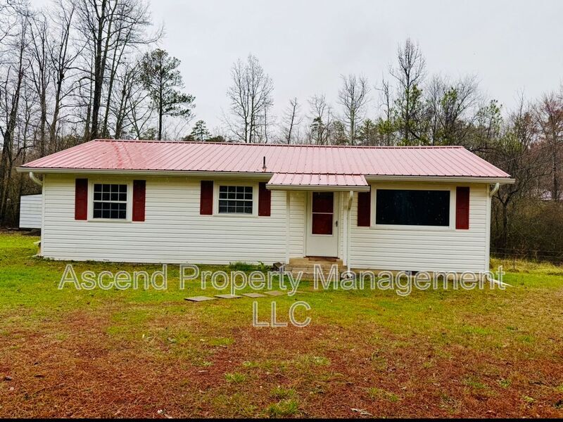 690 Brock Cir in Ringgold, GA - Building Photo