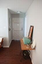 4408 Dove Springs Dr, Unit Apartment B in Austin, TX - Building Photo - Building Photo