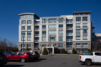 Elliott Landing by Cummings in Beverly, MA - Building Photo - Building Photo