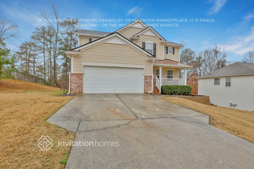 128 Waterbury Way in Douglasville, GA - Building Photo