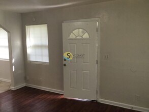 5221 Cleveland Rd in Jacksonville, FL - Building Photo - Building Photo
