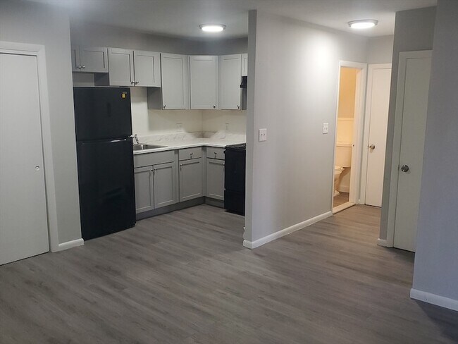 760 Cummins Hwy, Unit 26 in Boston, MA - Foto de edificio - Building Photo