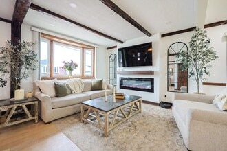 115 Charger St in Revere, MA - Foto de edificio - Building Photo