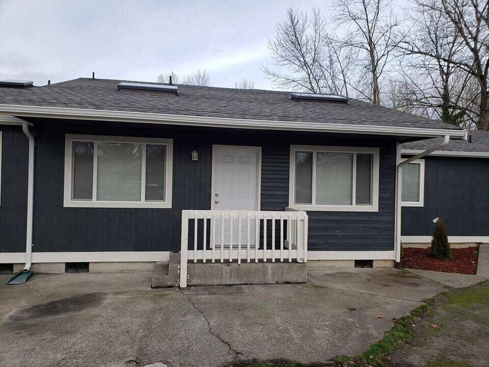 219 E 36th St, Unit C in Tacoma, WA - Foto de edificio